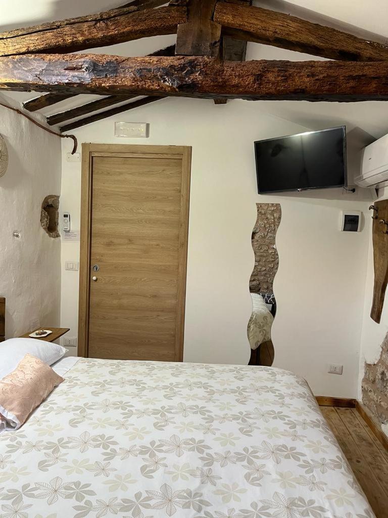 Bed and Breakfast Domus Vela Fornelli Exterior foto
